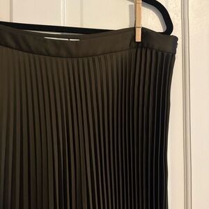 Zara Grey/Green Pleated Skirt - Size XL